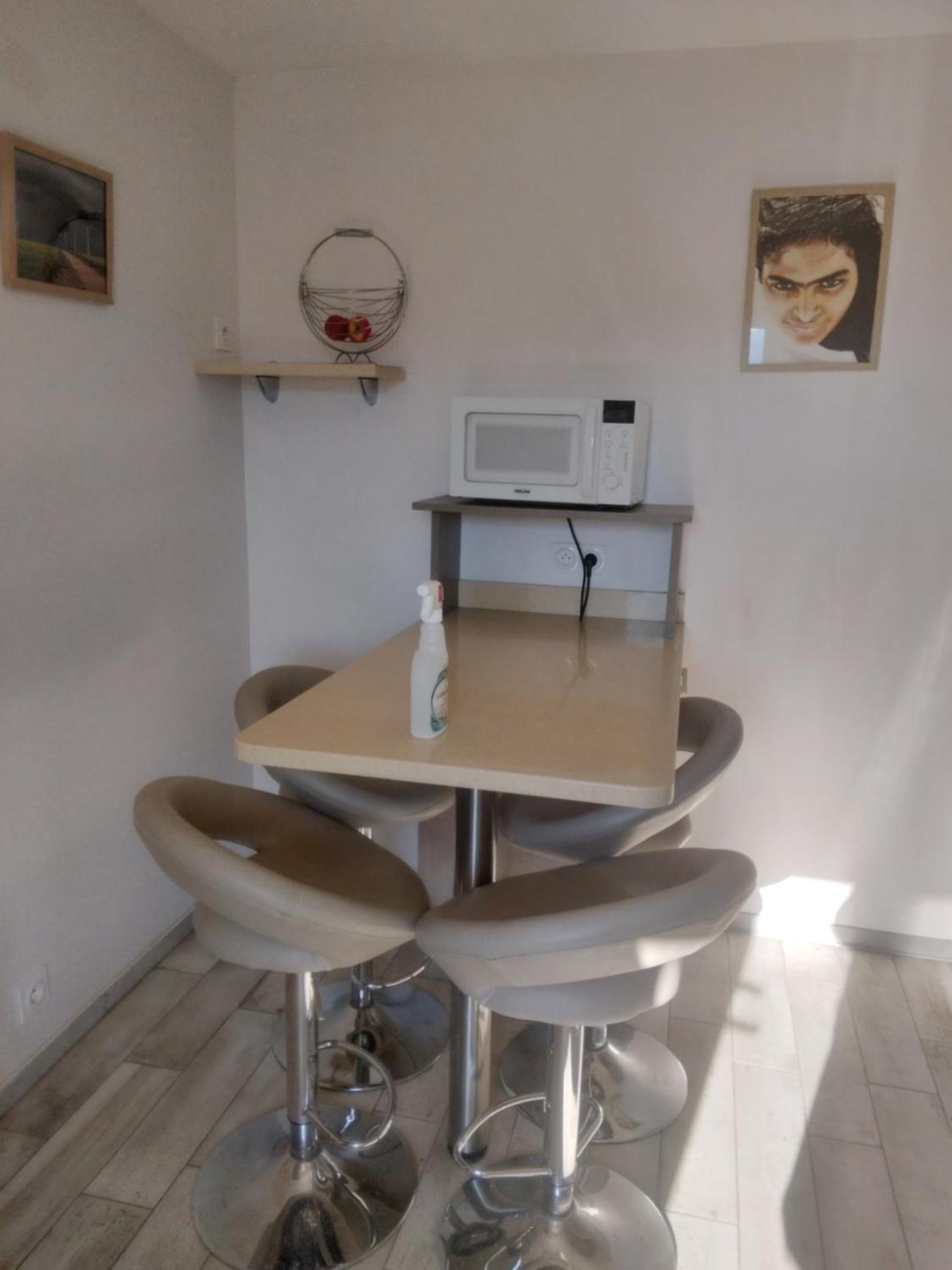 Maison De Vigne Renovee 생 아프리크 외부 사진